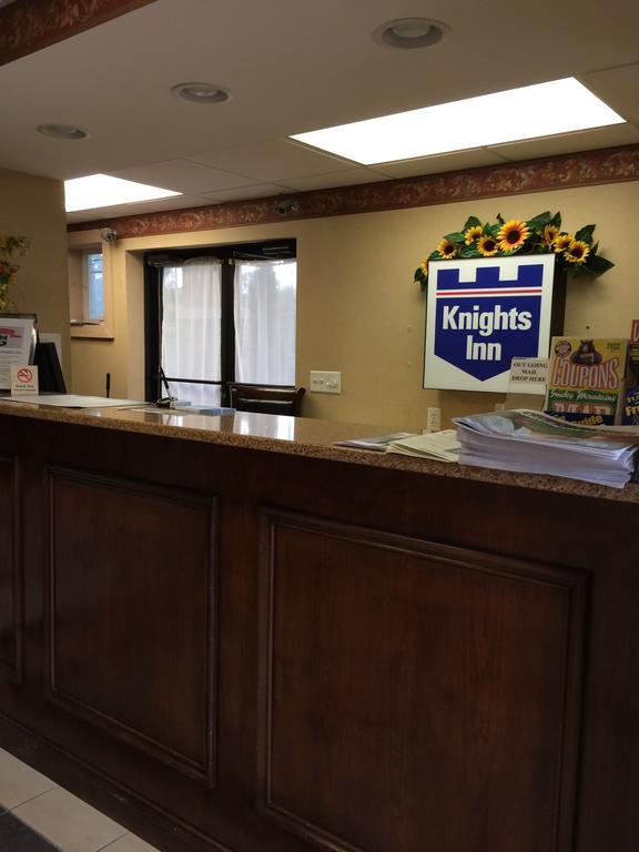 Knights Inn Ньюпорт Экстерьер фото